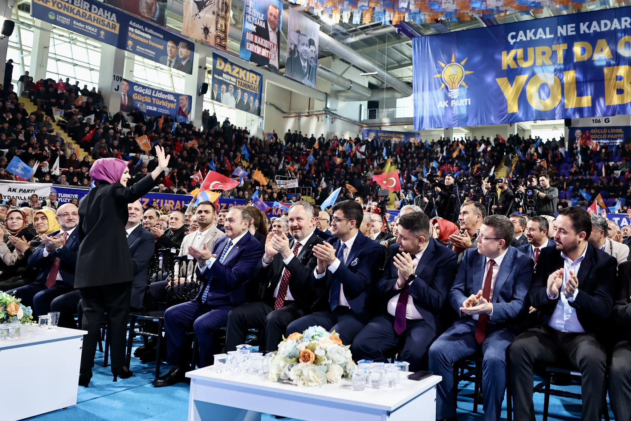 AK PARTİ AFYONKARAHİSAR 8. OLAĞAN İL KONGRESİ COŞKUYLA GERÇEKLEŞTİ