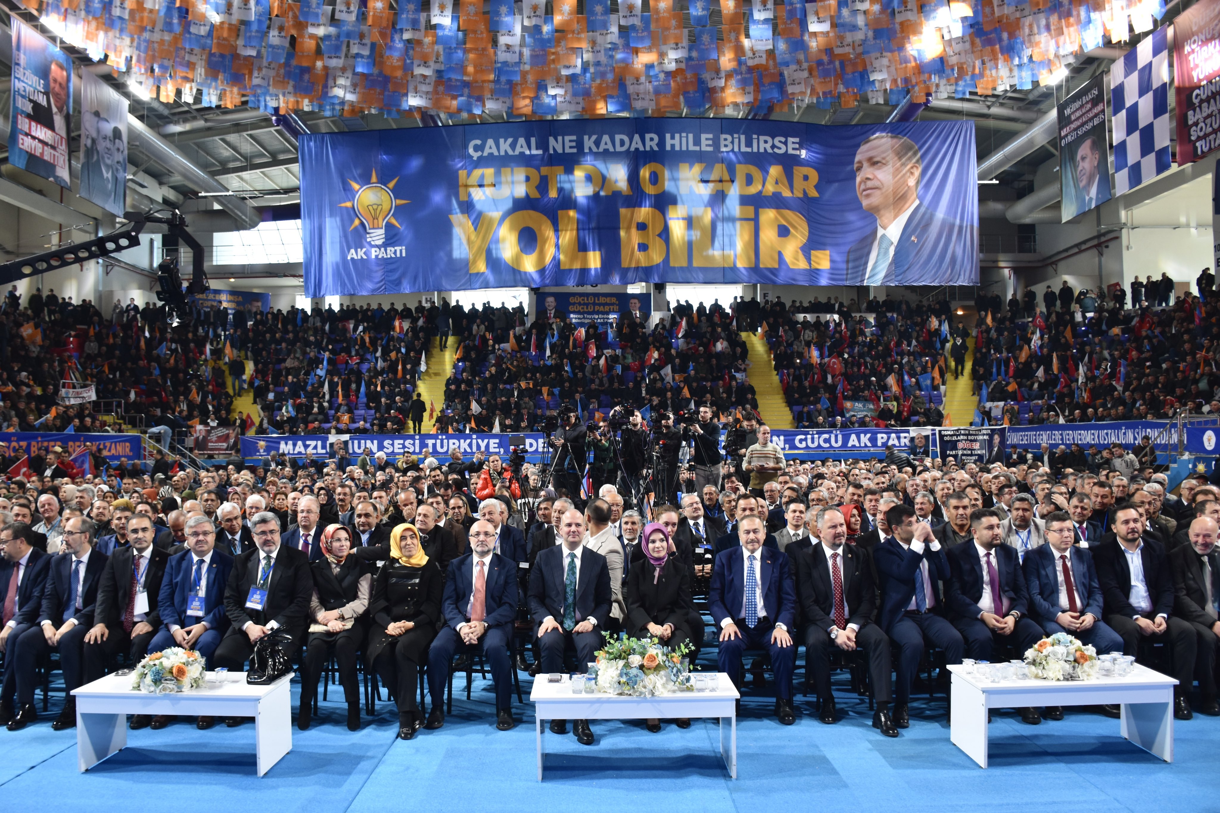 AK PARTİ AFYONKARAHİSAR 8. OLAĞAN İL KONGRESİ COŞKUYLA GERÇEKLEŞTİ