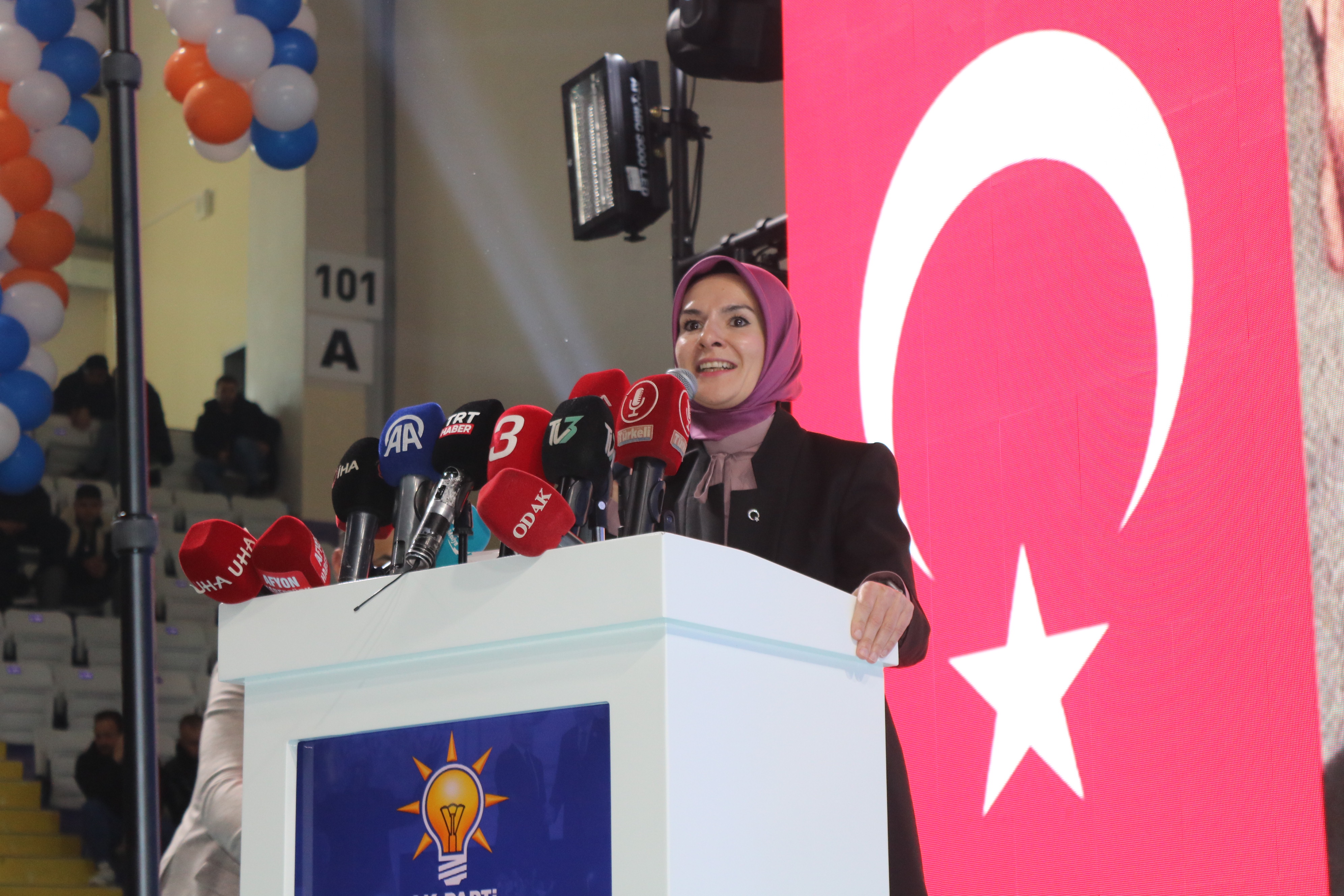 AK PARTİ AFYONKARAHİSAR 8. OLAĞAN İL KONGRESİ COŞKUYLA GERÇEKLEŞTİ