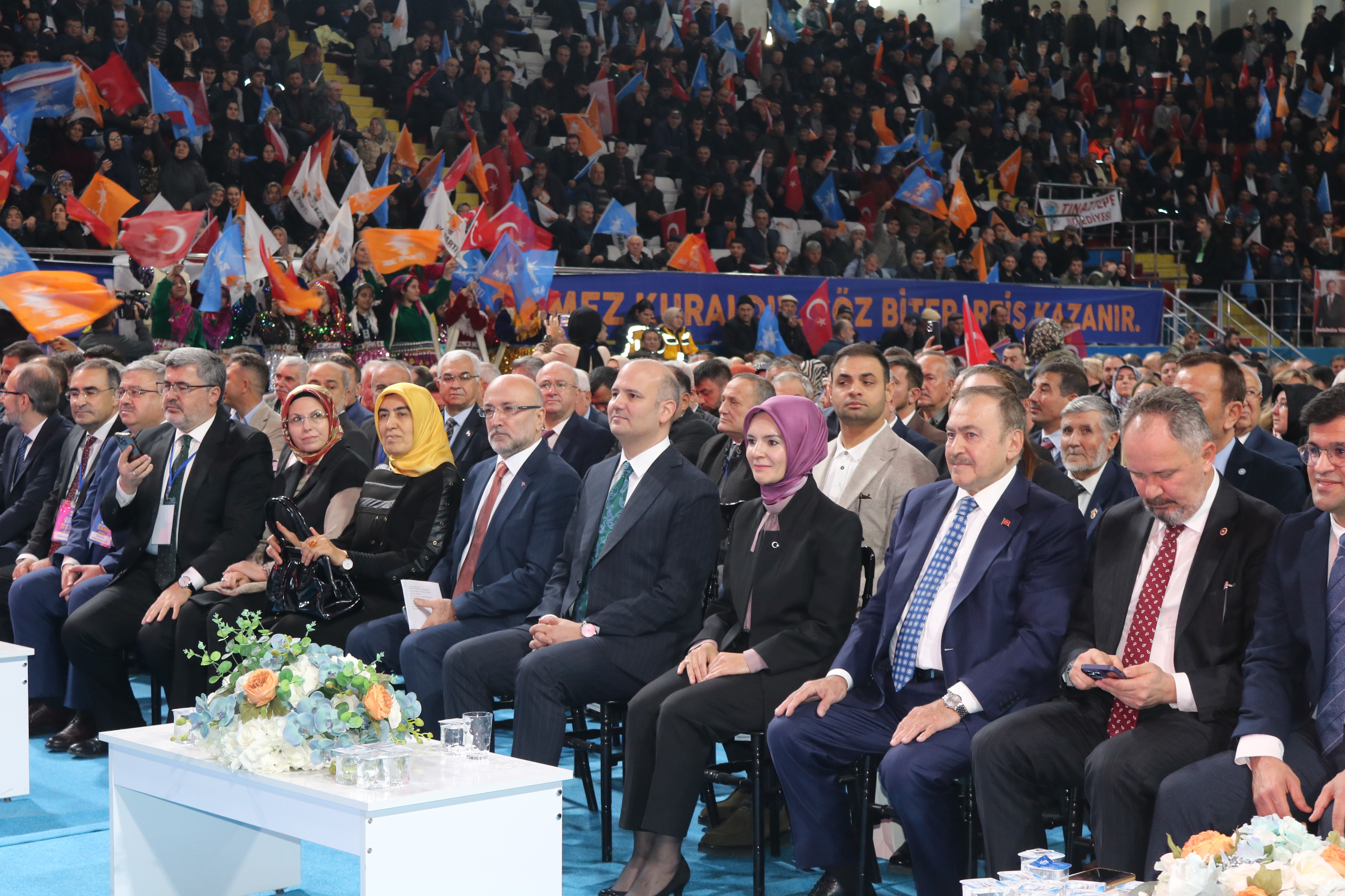 AK PARTİ AFYONKARAHİSAR 8. OLAĞAN İL KONGRESİ COŞKUYLA GERÇEKLEŞTİ