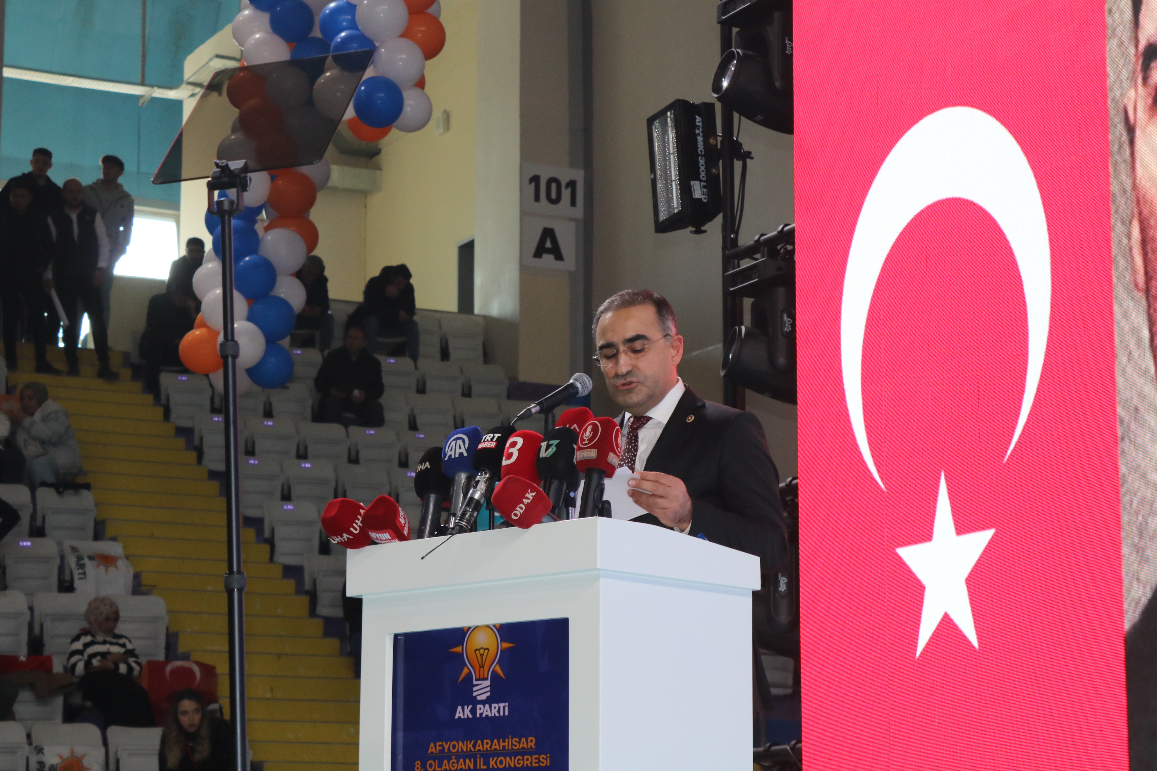 AK PARTİ AFYONKARAHİSAR 8. OLAĞAN İL KONGRESİ COŞKUYLA GERÇEKLEŞTİ