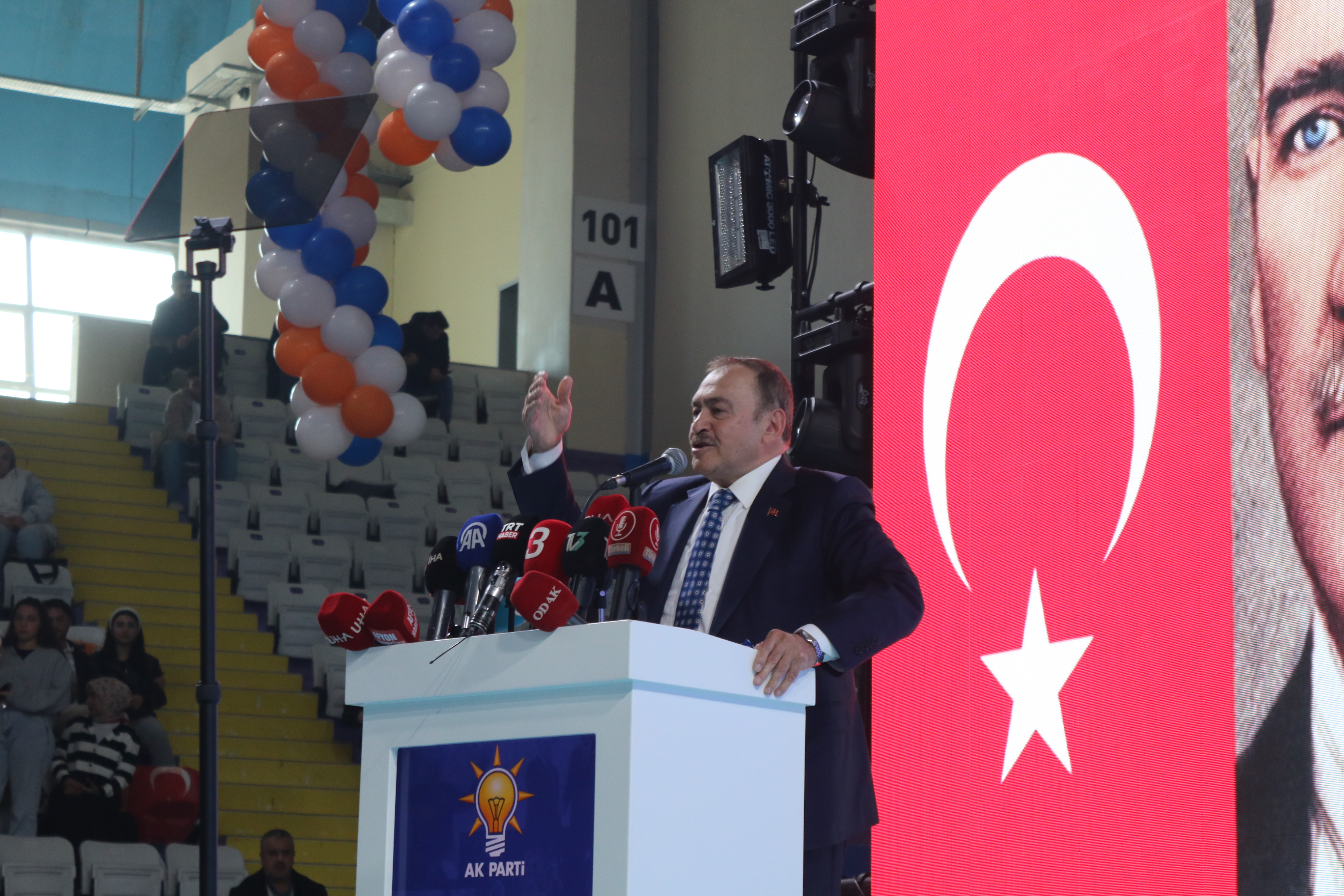 AK PARTİ AFYONKARAHİSAR 8. OLAĞAN İL KONGRESİ COŞKUYLA GERÇEKLEŞTİ