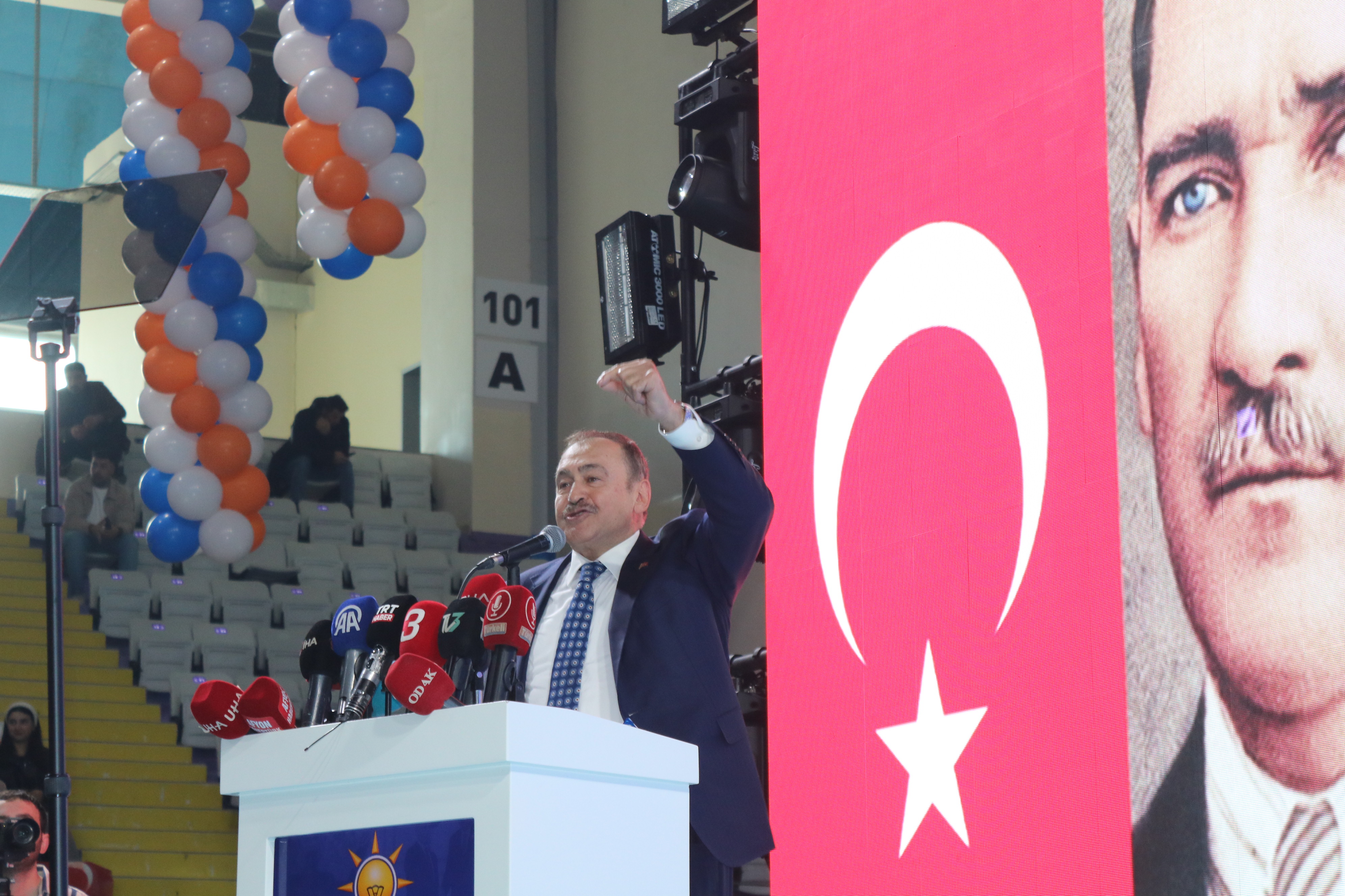 AK PARTİ AFYONKARAHİSAR 8. OLAĞAN İL KONGRESİ COŞKUYLA GERÇEKLEŞTİ