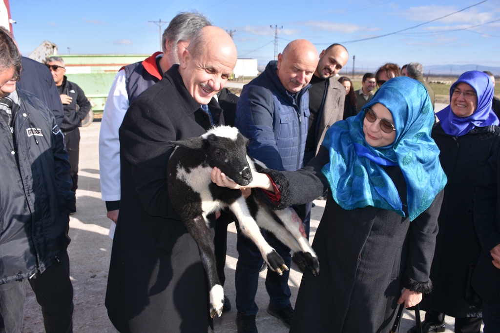 ÖZVAR, EĞİTİM ARAŞTIRMA VE UYGULAMA ÇİFTLİĞİ'NDE İNCELEMELERDE BULUNDU
