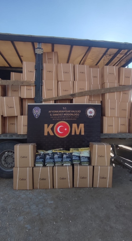 2 BİN 860 KİLOGRAM SAHTE BANDROLLÜ TÜTÜN ELE GEÇİRİLDİ