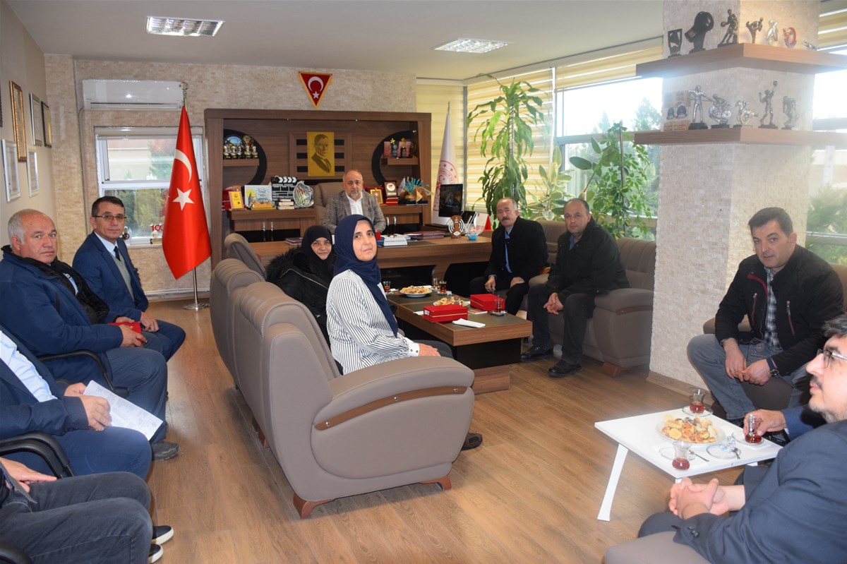 Gençlik ve Spor İl Müdürlüğü, Emekli Personelini Plaketlerle Uğurladı