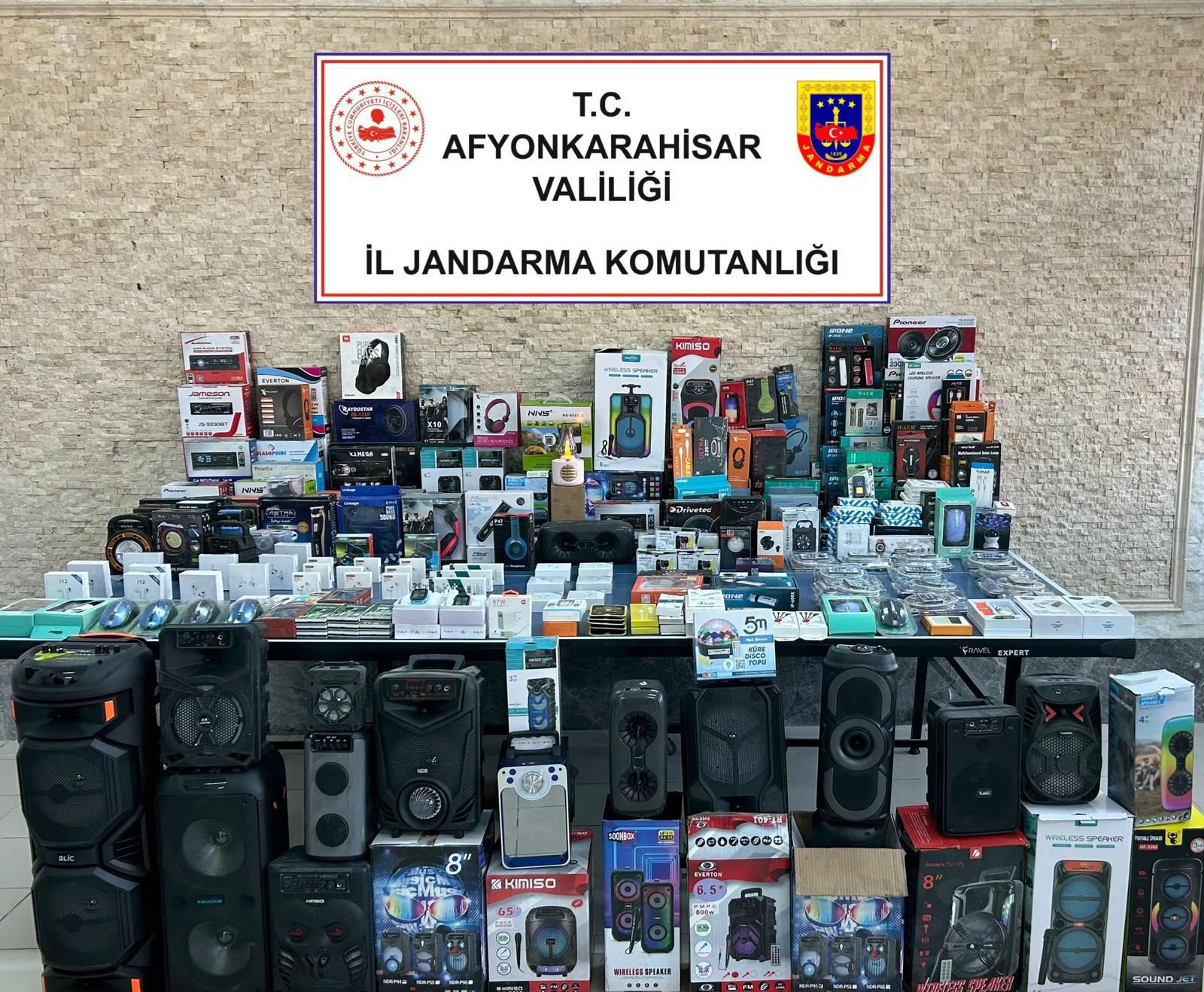 Jandarmadan Kaçak Elektronik Operasyonu: Çok Sayıda Cihaz Ele Geçirildi