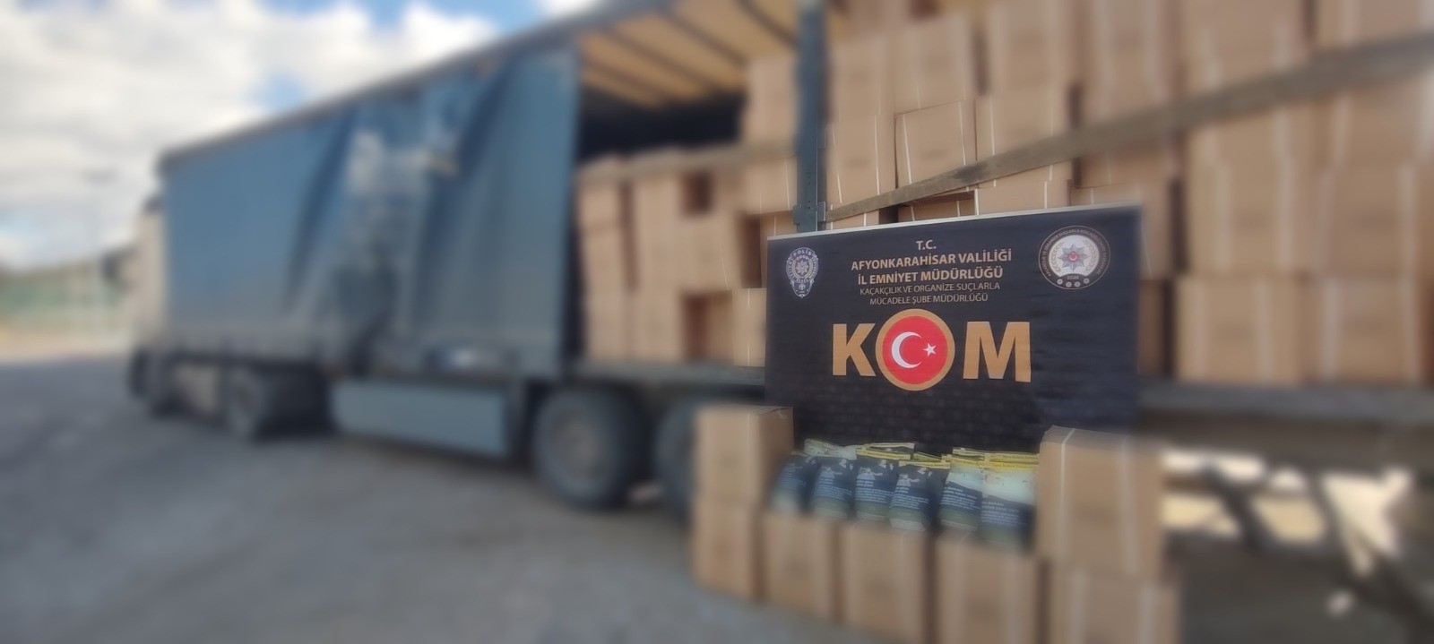 Afyonkarahisar’da 2 Ton 860 Kilogram Sahte Bandrollü Tütün Ele Geçirdi