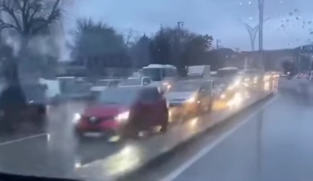Afyonkarahisar’da Yağmur Kazalara Neden Oldu!