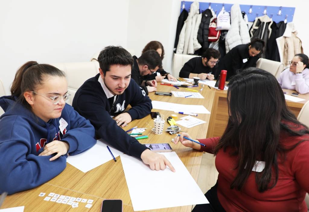 AFSÜ Öğrencileri, Üniversite Hakkındaki Görüşlerini Paylaştı