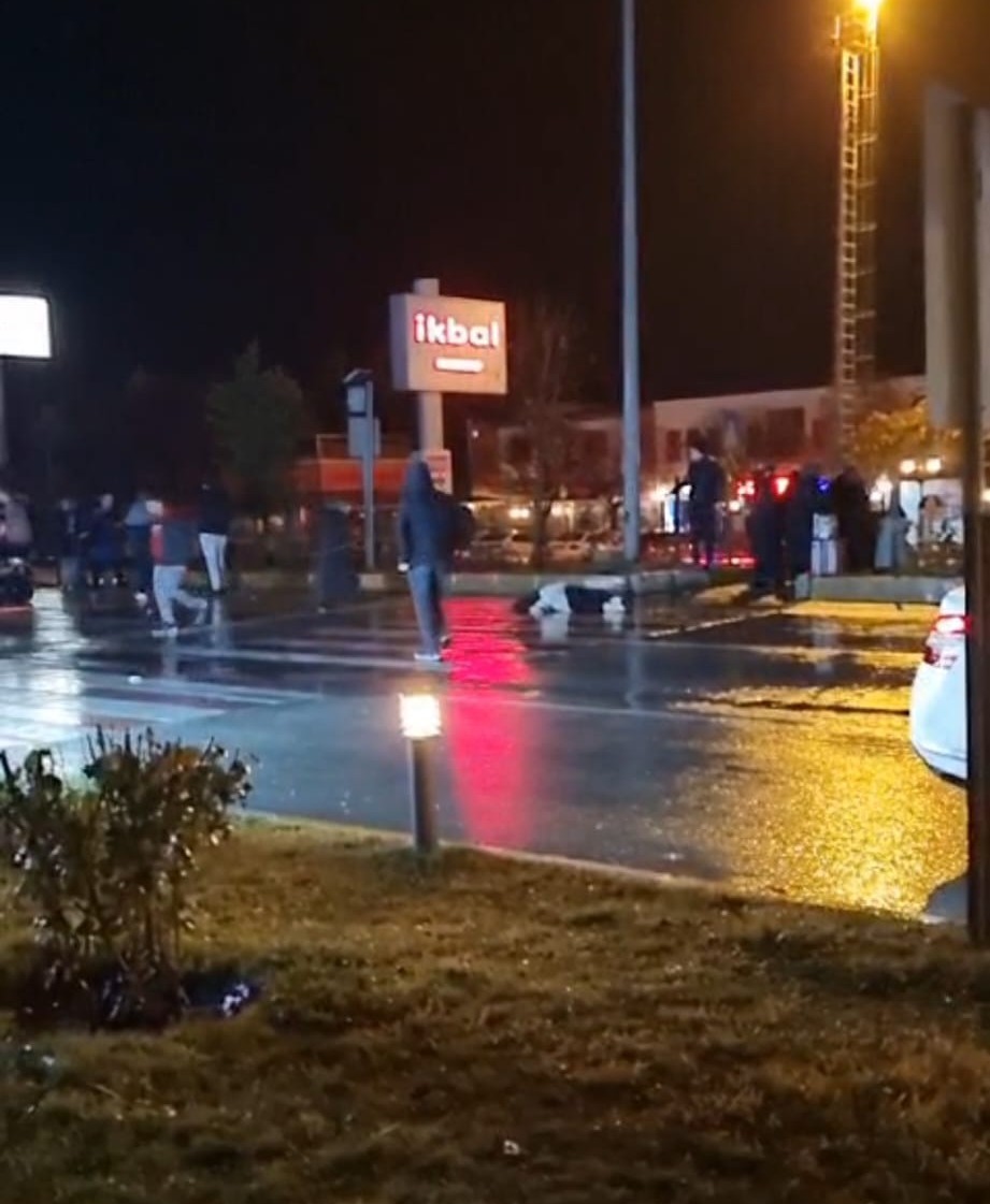 Özdilek Kavşağı'nda Trafik Kazası:  3 Kişi Yaralandı