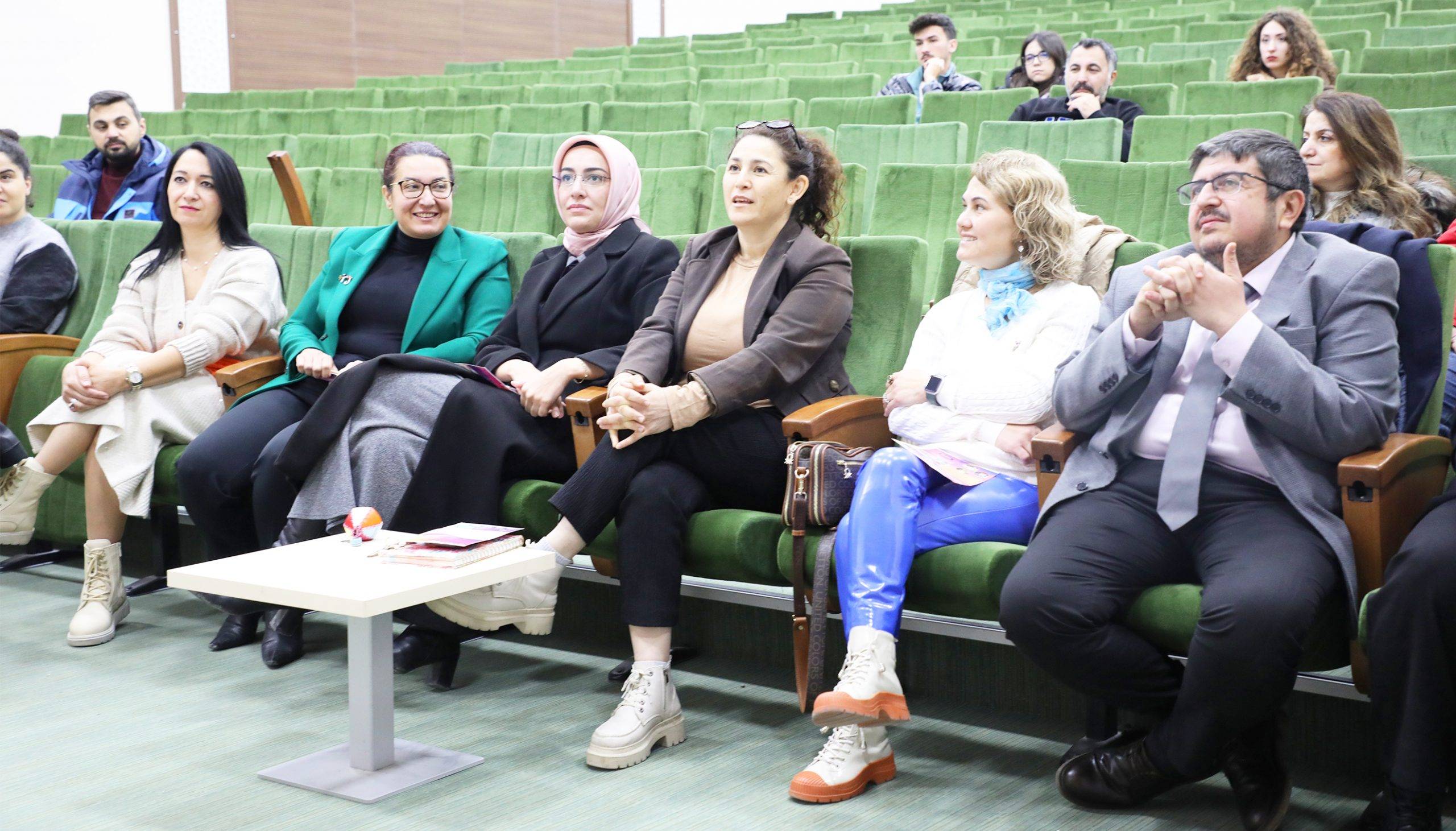 AFSÜ’de ÜNİDES Bilgilendirme Toplantısı Düzenlendi