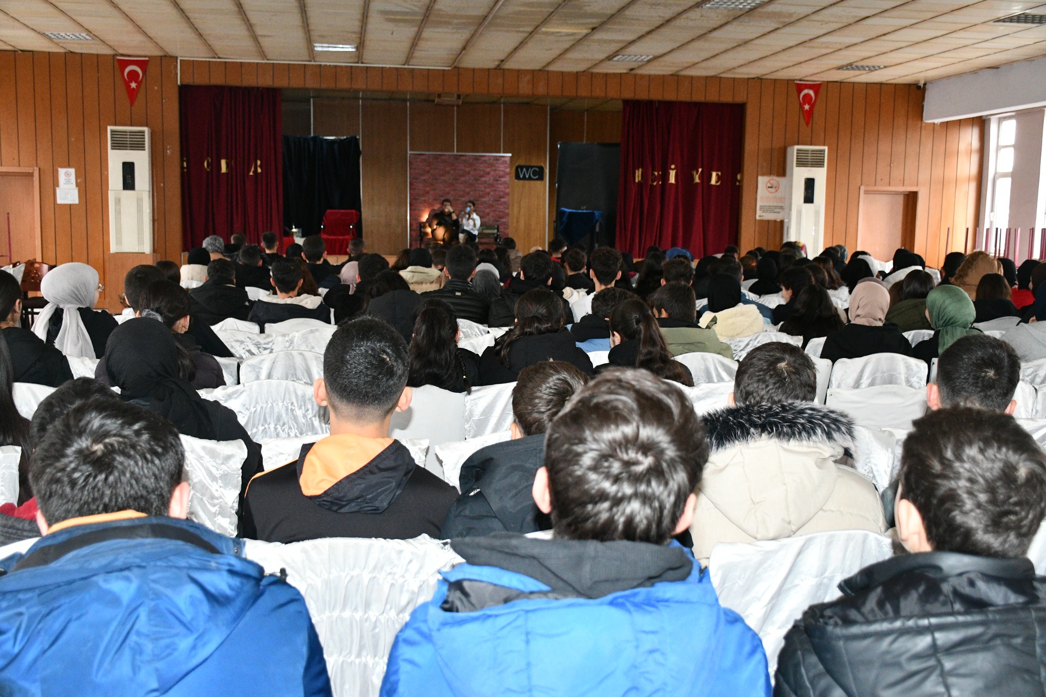 “Saklı Cennet - Muamma” Tiyatro Gösterisi Öğrencilerle Buluştu