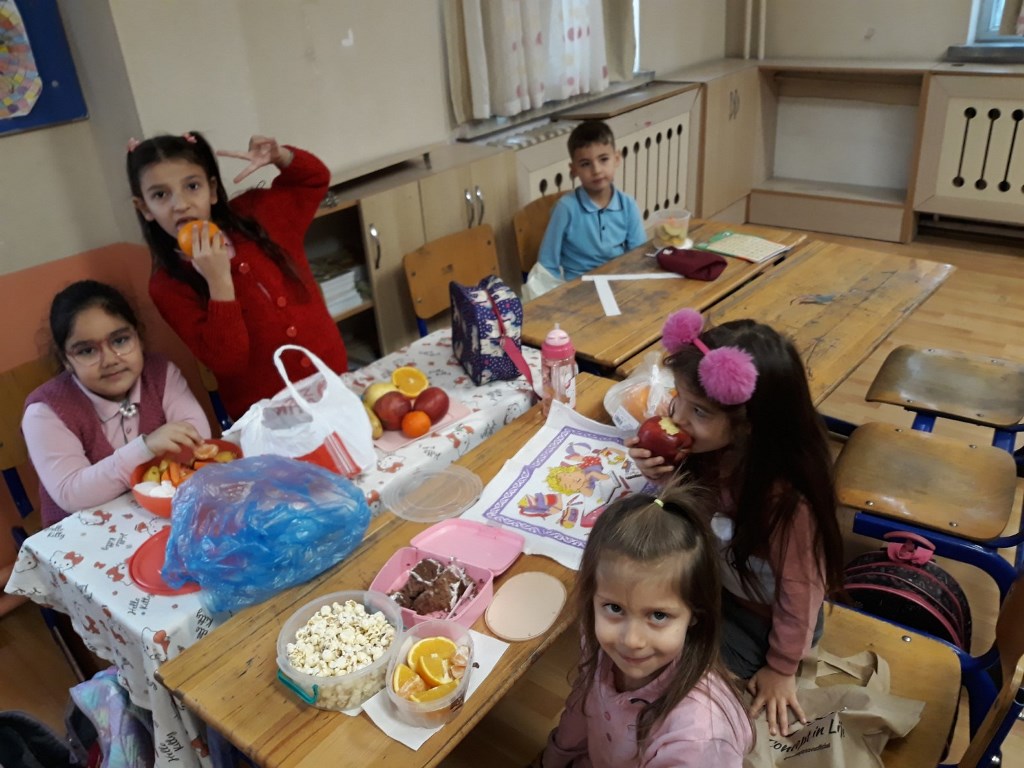 FATİH İLKOKULU ÖĞRENCİLERİ YERLİ MALI HAFTASINI KUTLADILAR