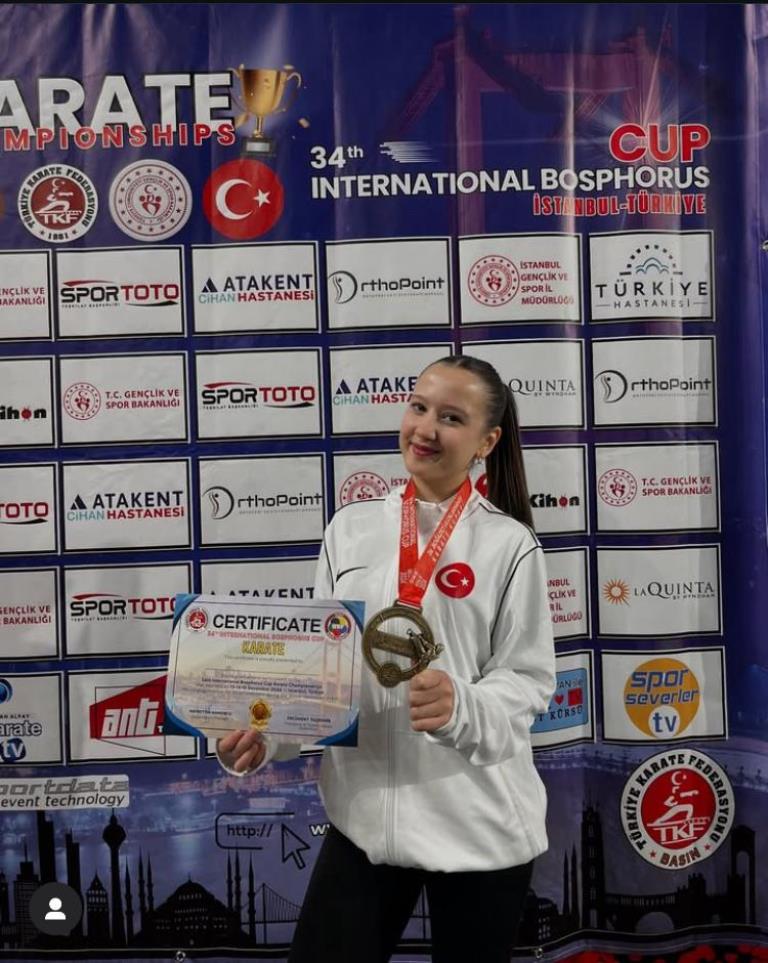 KARATE TURNUVASI'NDA TUĞBA SÜNGÜ ŞAMPİYON OLDU