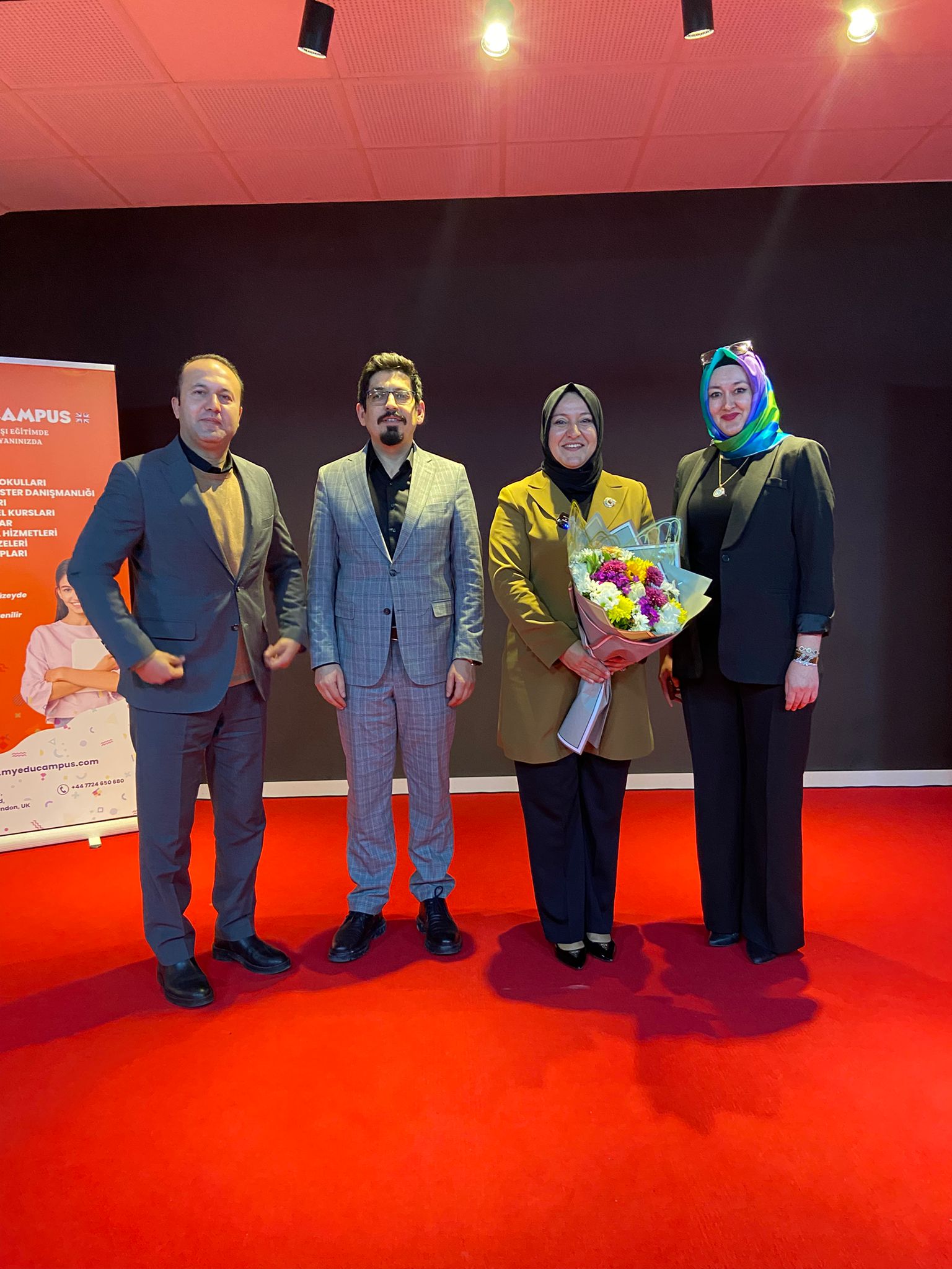 Nar Tanesi Eğitim Kurumları'nda  "İngiltere'de Eğitim Fırsatları" Semineri Düzenlendi