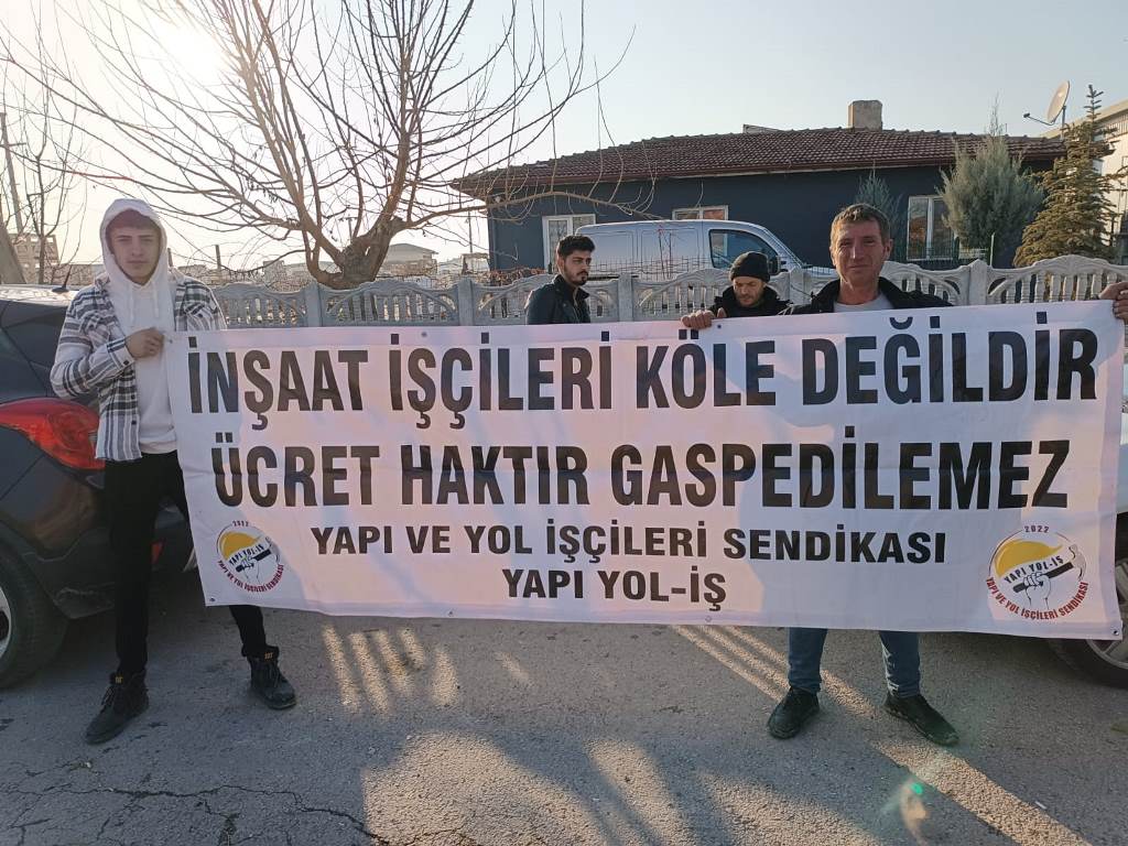 ÜCRETLERİNİ ALAMAYAN İNŞAAT İŞÇİLERİ SAYIN İNŞAAT ÖNÜNDE EYLEM YAPTI