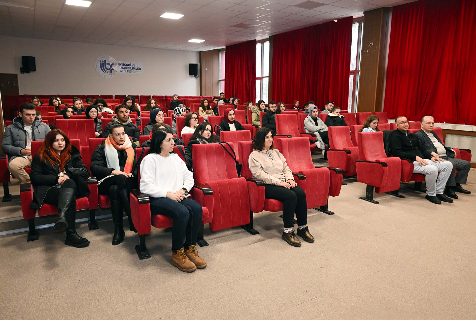 AKÜ’de Akademisyen Olmanın Yollları Anlatıldı