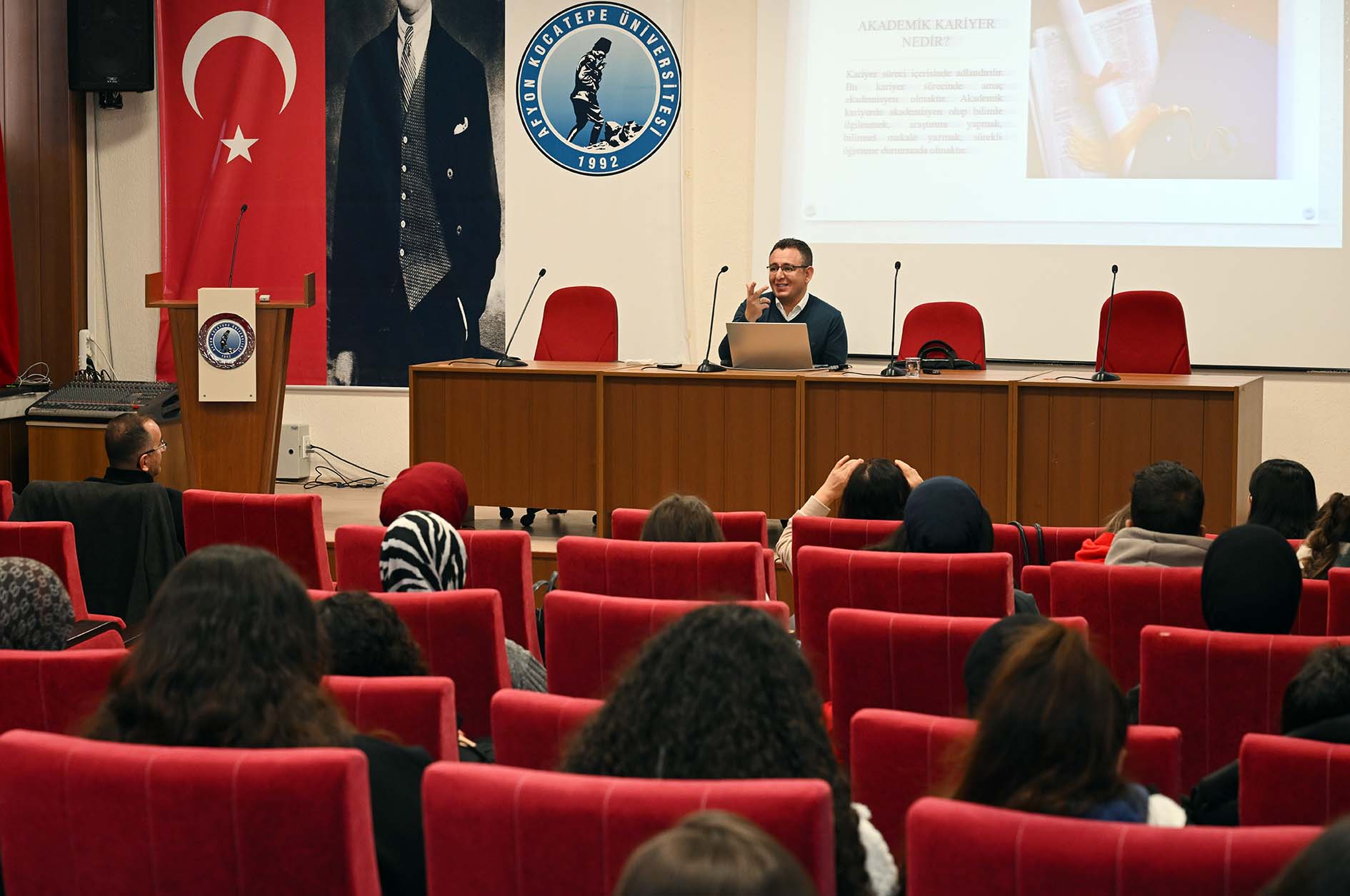 AKÜ’de Akademisyen Olmanın Yollları Anlatıldı