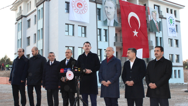 "EVİNE GİREMEYEN DÜKKANINI AÇAMAYAN TEK DEPREMZEDE KARDEŞİMİZ KALMAYACAK"