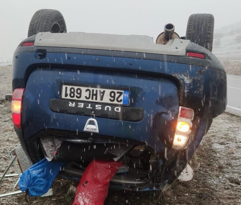 Afyonkarahisar’da Kontrolden Çıkan Araç Takla Attı 1 Kişi Yaralandı