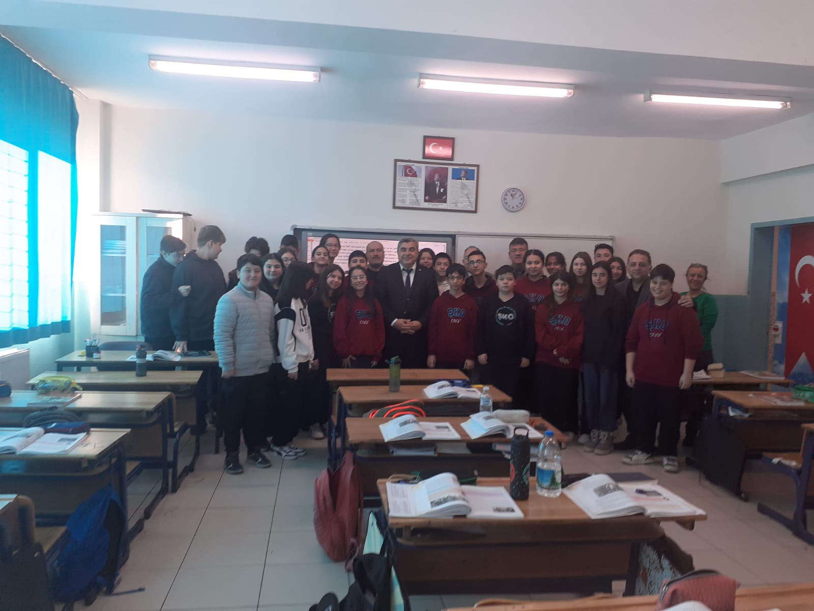 Müdür Sünnetci, Şemsettin Karahisari Ortaokulu'nu Ziyaret Etti