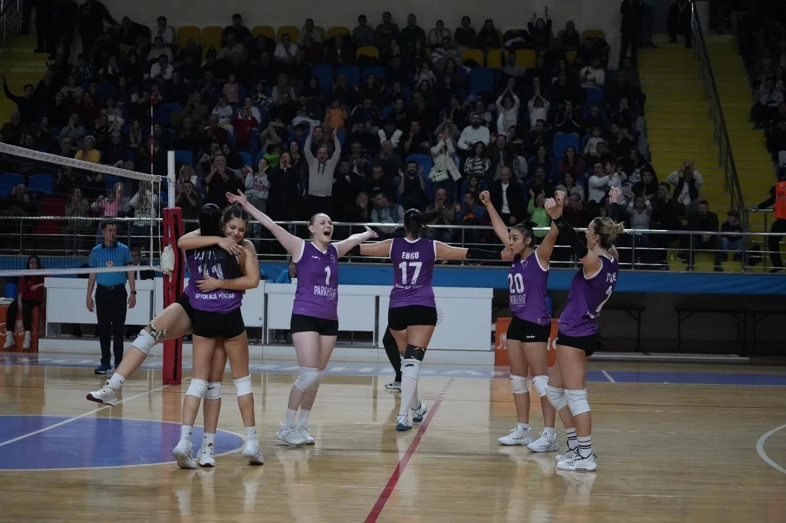 Zaferin Sultanları, Rakibine Set Vermedi
