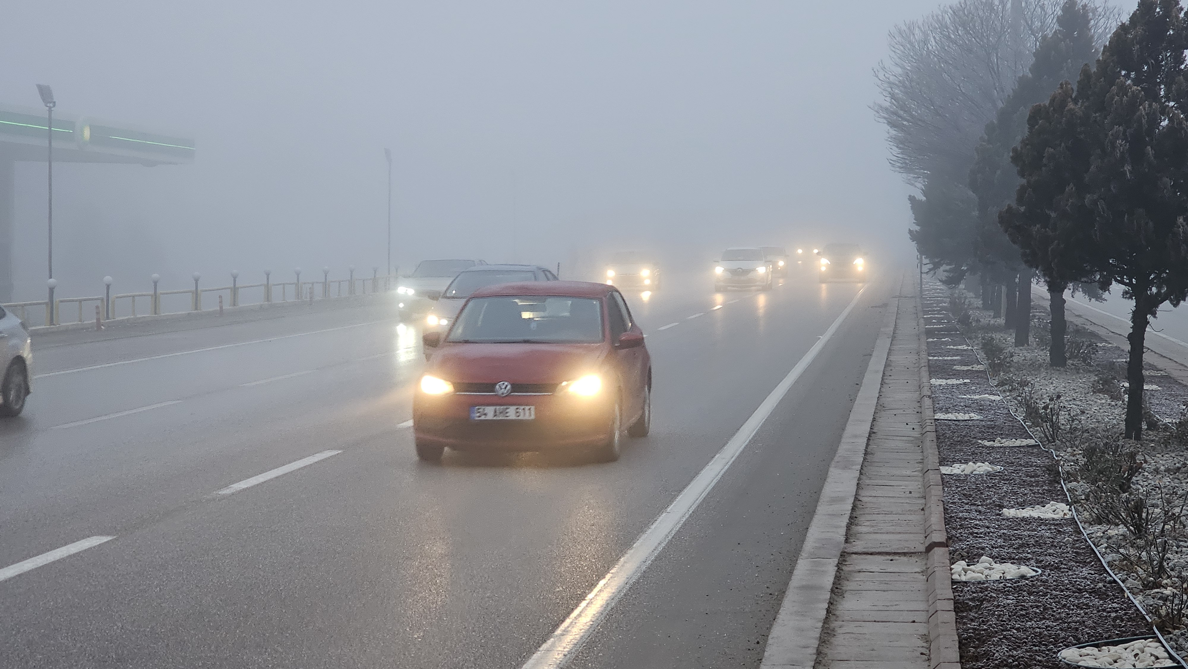 Afyonkarahisar'da Etkili Olan Sis, Trafikte Zorluklara Neden Oldu