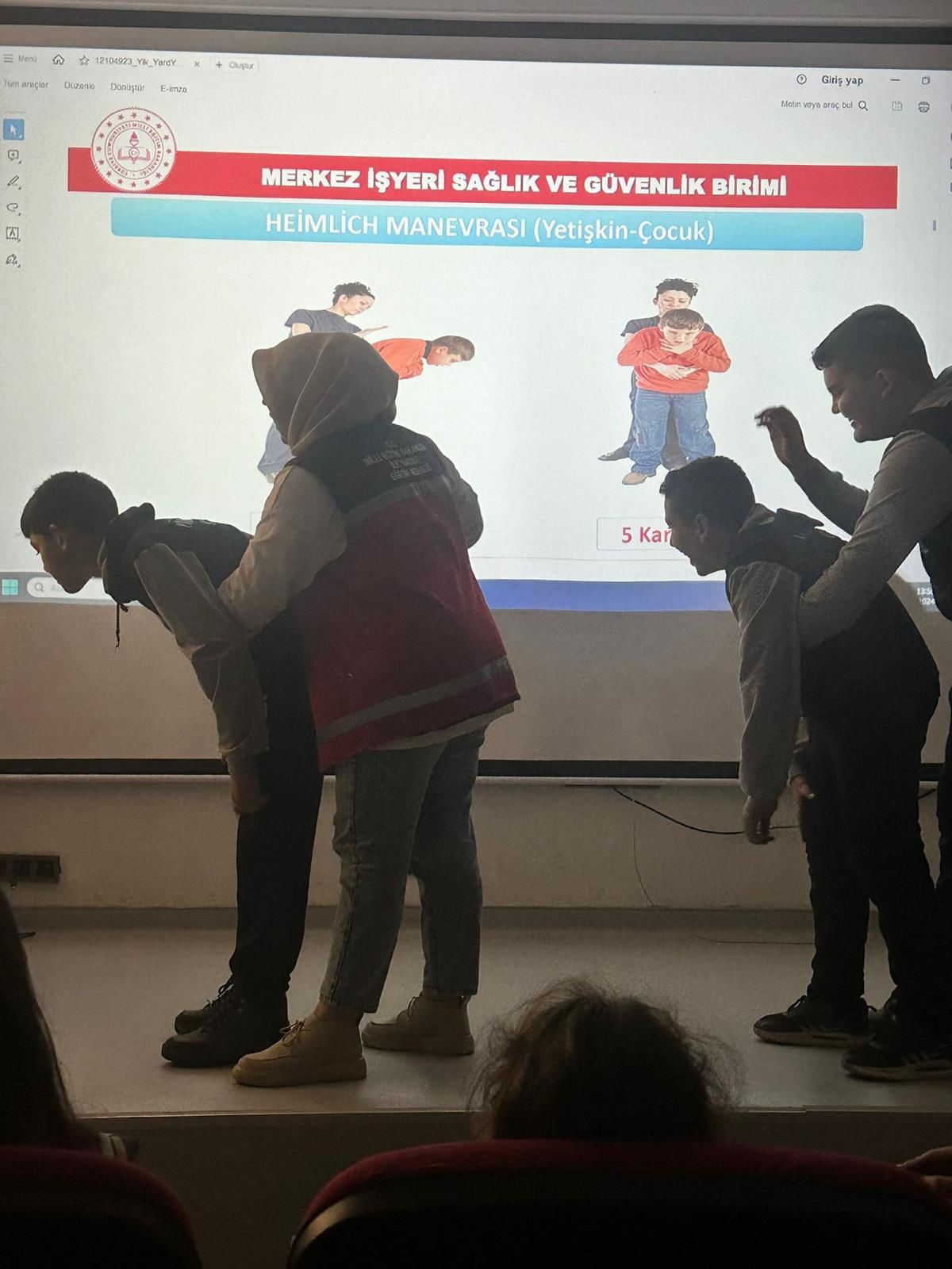 Emirdağ Mithatpaşa Ortaokulu'nda ‘İlk Yardım Eğitimi' Düzenlendi