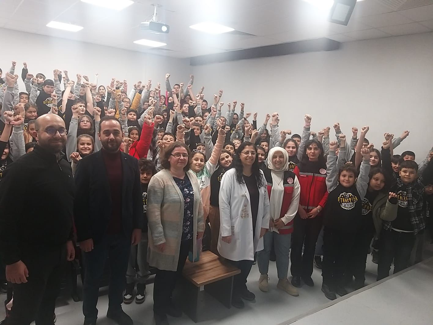 Emirdağ Mithatpaşa Ortaokulu'nda ‘İlk Yardım Eğitimi' Düzenlendi