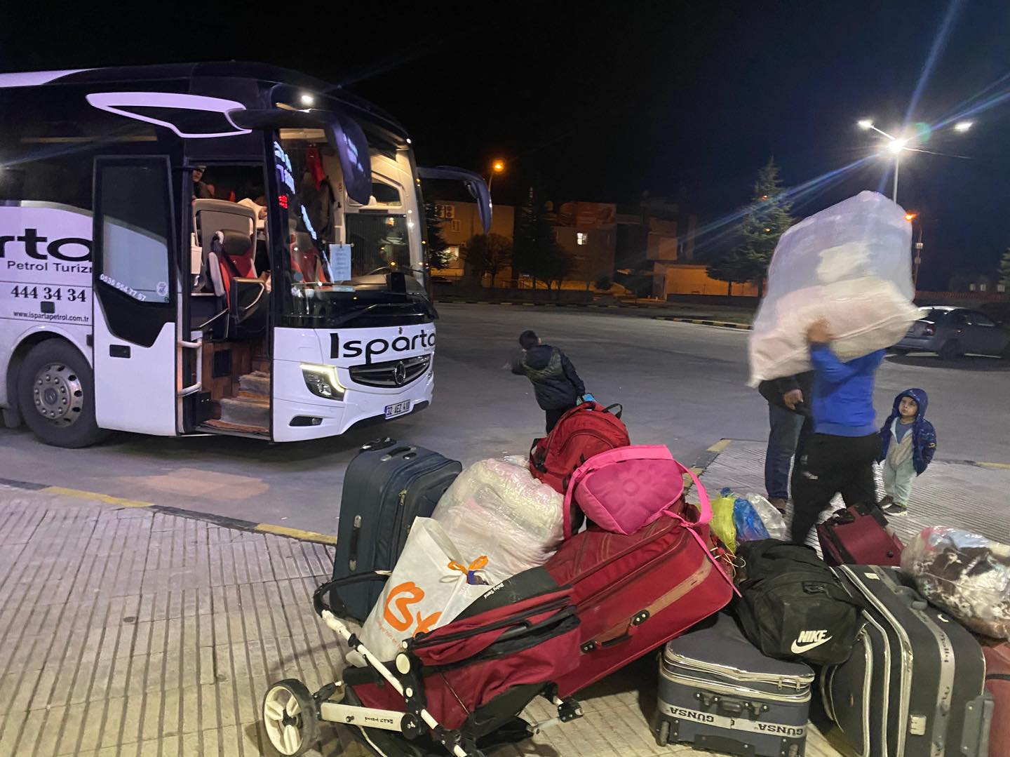 Dinar Belediyesi’nden Suriyeli Vatandaşlara Güvenli Dönüş Desteği