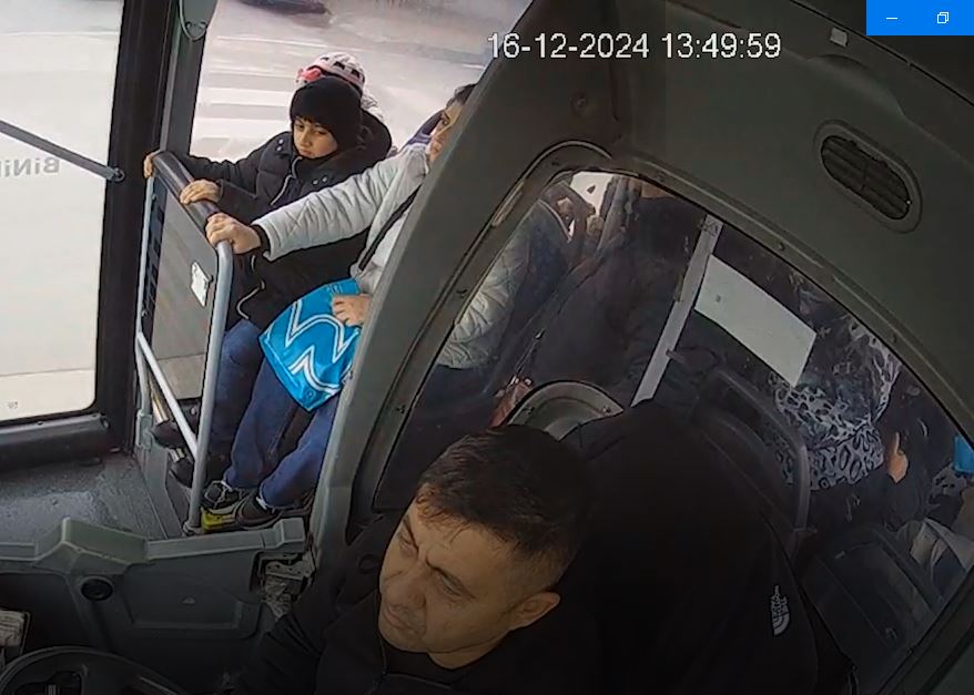 AFYONKARAHİSAR HALK OTOBÜSÜ ŞOFÖRÜNDEN ÖRNEK DAVRANIŞ