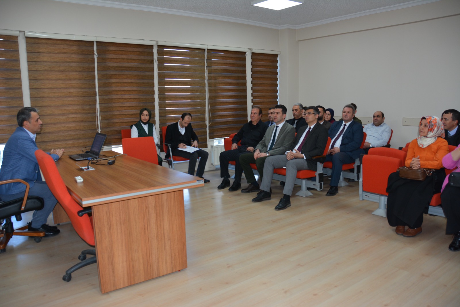 Müdür Kormaz Hastanelerle İlgili Değerlendirme Toplantısına Katıldı