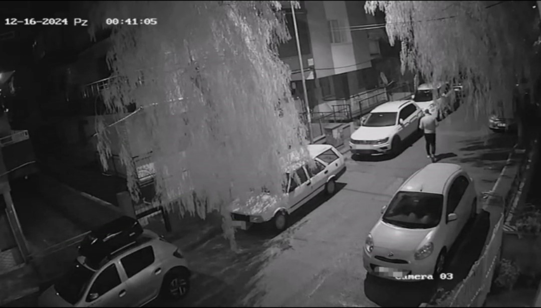 Alacağını Tahsil Edemeyince Otomobilini Kurşunladı