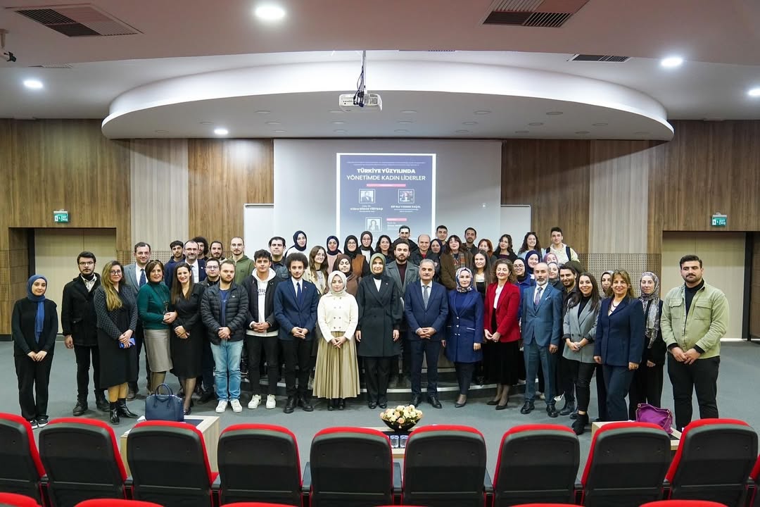 Vali Yiğitbaşı, Sakarya Üniversitesi'nde Öğrencilerle Buluştu