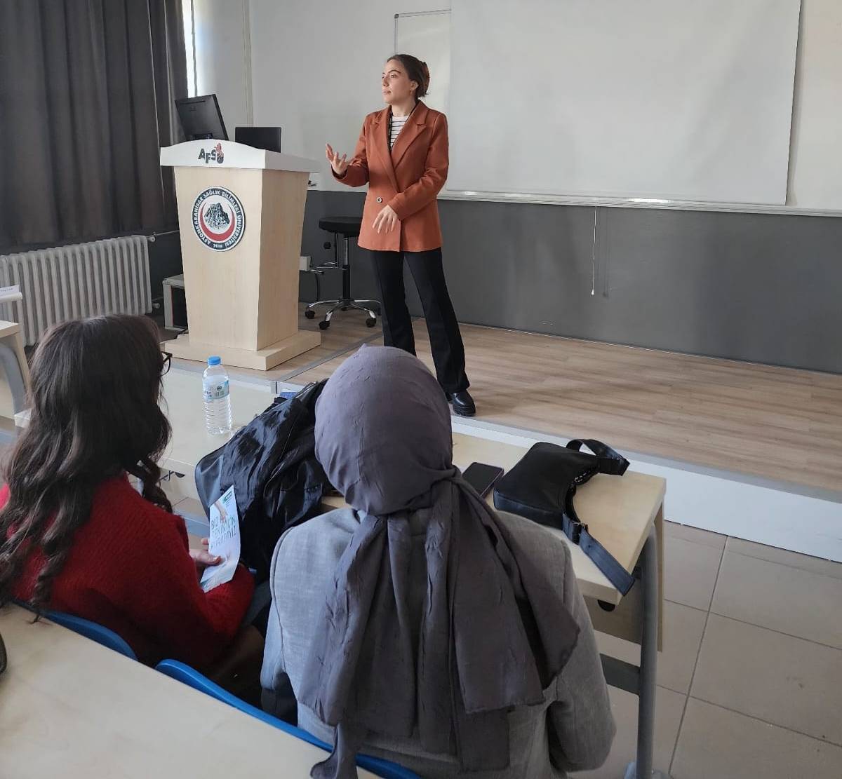 AFSÜ’de Madde Bağımlılığı ile Mücadele Seminerleri Düzenlendi