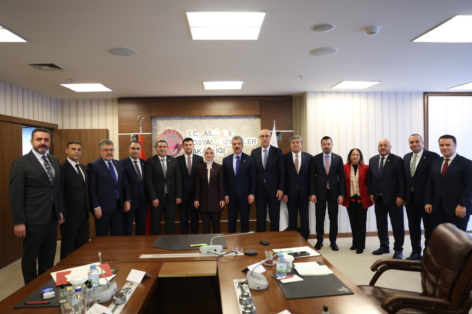 Milletvekili Arslan Gazi Sayılmayan Yaralılar İçin Bakan Özdemir ile Görüştü