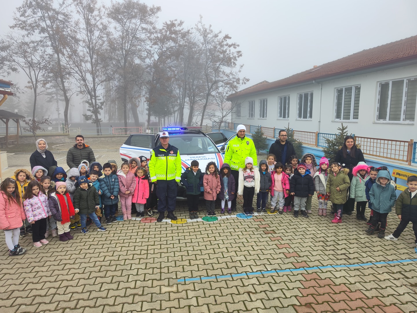 Sinanpaşa Anaokulunda "Trafik Dedektifleri Projesi" Eğitimi Verildi