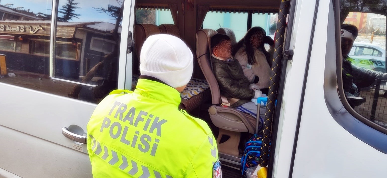Afyonkarahisar’da 2024 Yılında 2 Bin 599 Servis Aracı Denetlendi