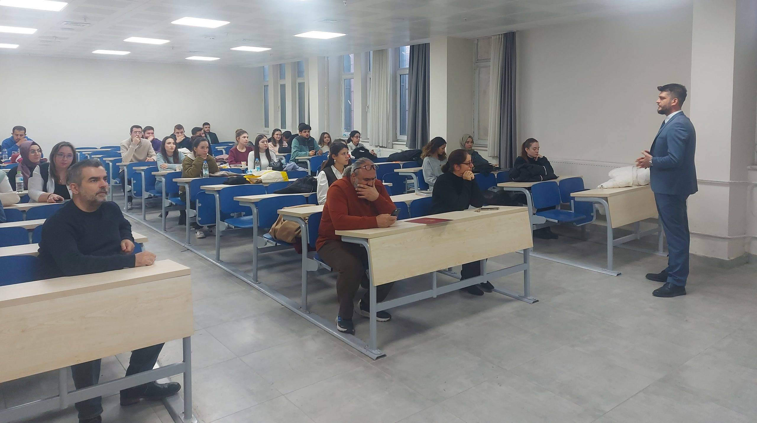 AFSÜ Eczacılık Öğrencileri Girişimcilik Eğitimi Aldı