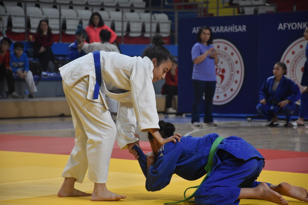 Afyonkarahisar Gençler Judo Müsabakalarına Ev Sahipliği Yapıyor