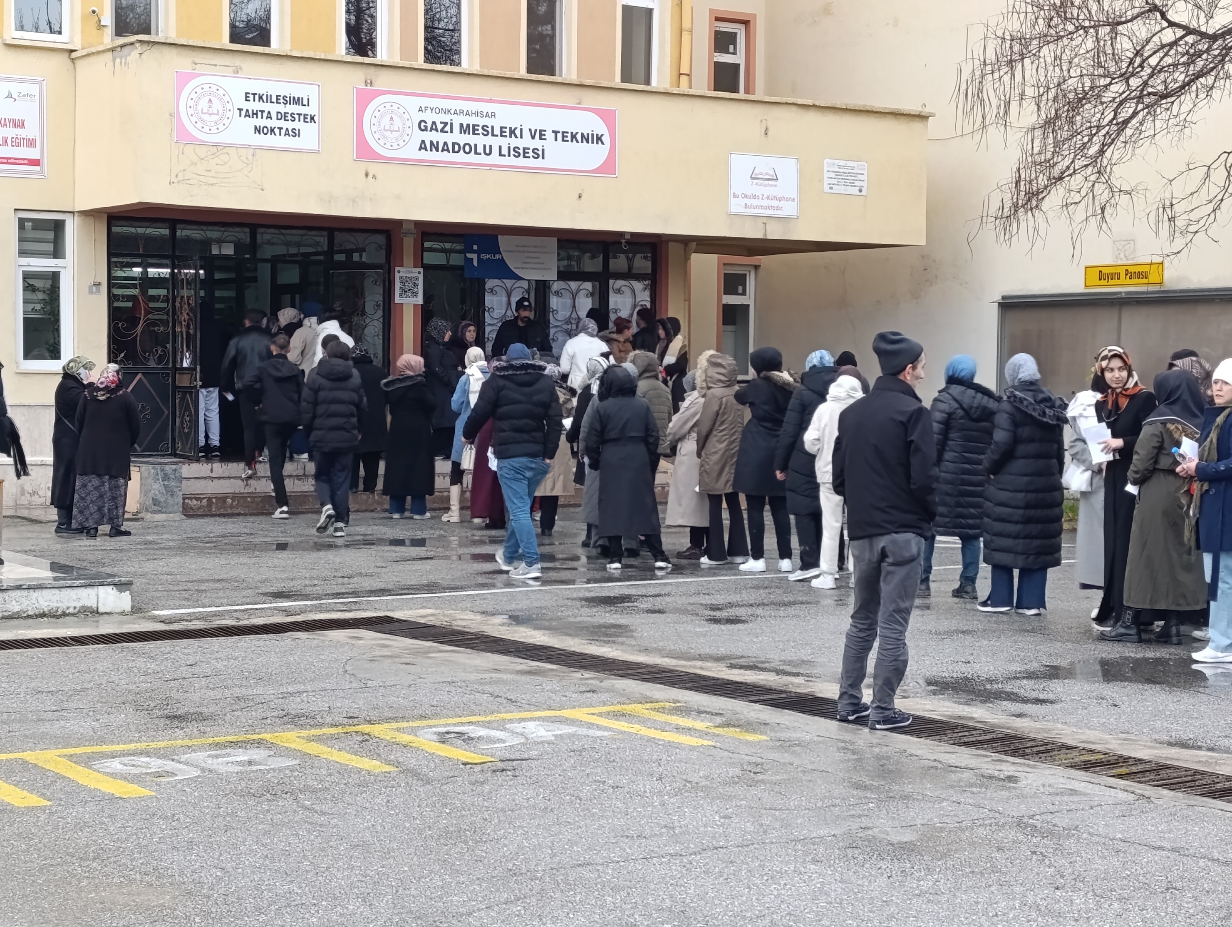 Afyonkarahisar'da AÖL Heyecanı İlk Oturumla Başladı