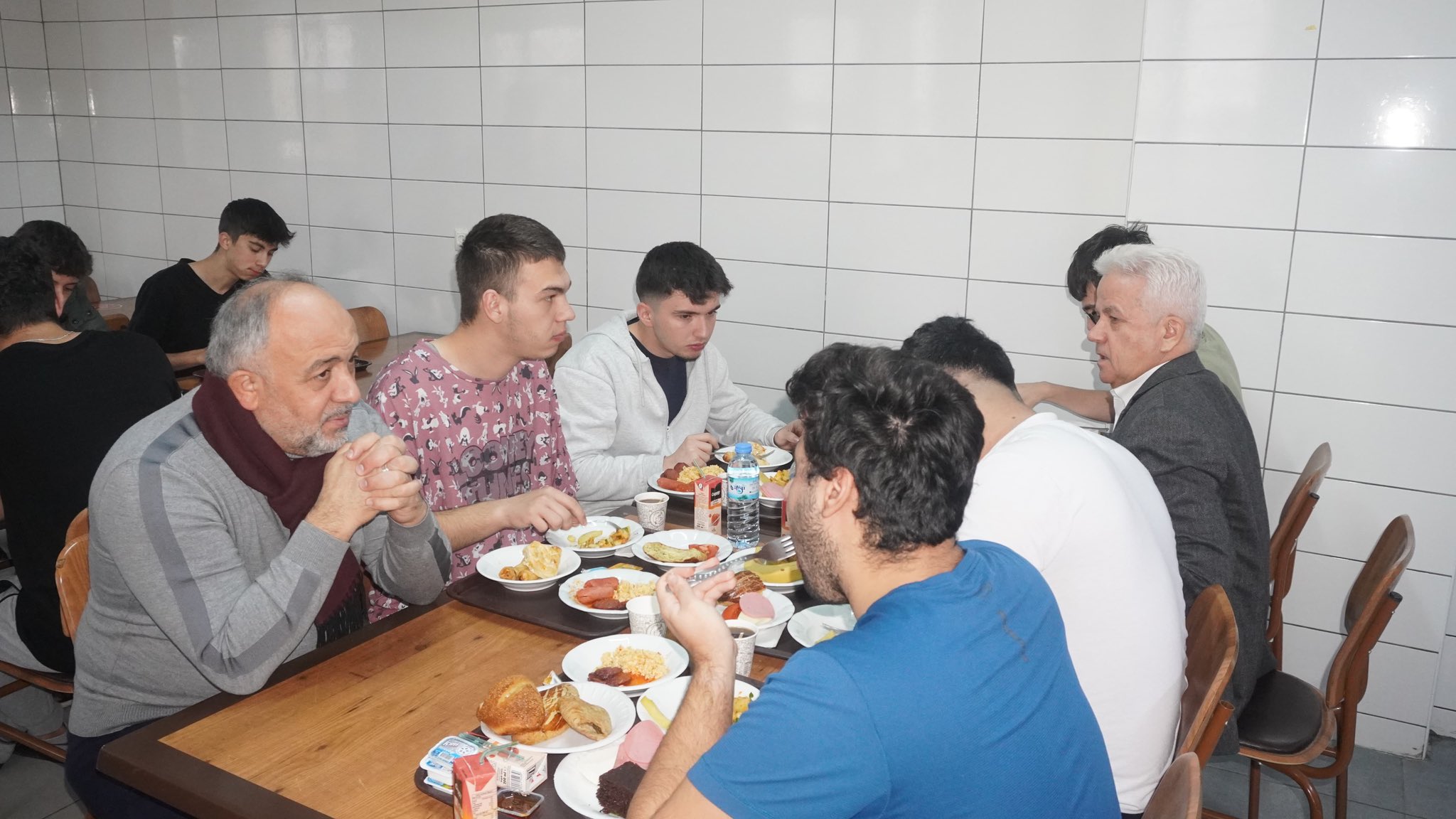 Müdür Kasapoğlu Öğrencilerle Kahvaltıda Bir Araya Geldi