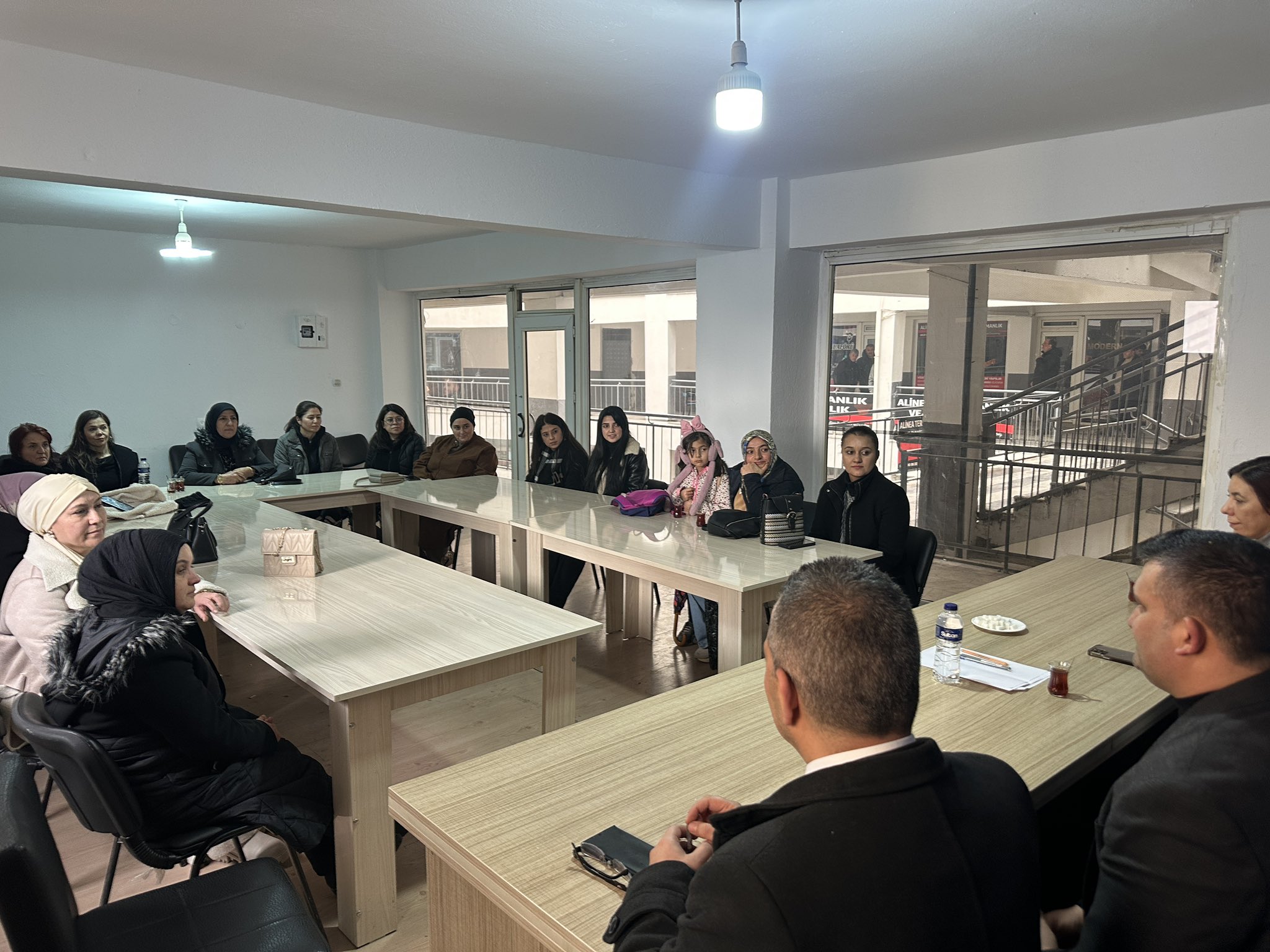Milletvekili Özkaya, AK Parti Emirdağ İlçe Teşkilatını Ziyaret Etti