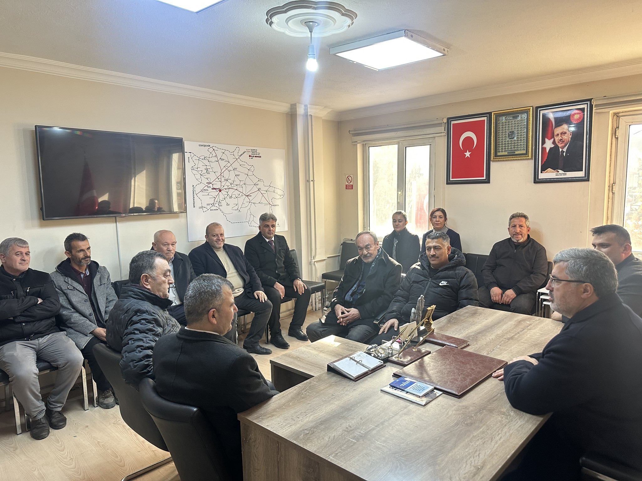 Milletvekili Özkaya, AK Parti Emirdağ İlçe Teşkilatını Ziyaret Etti