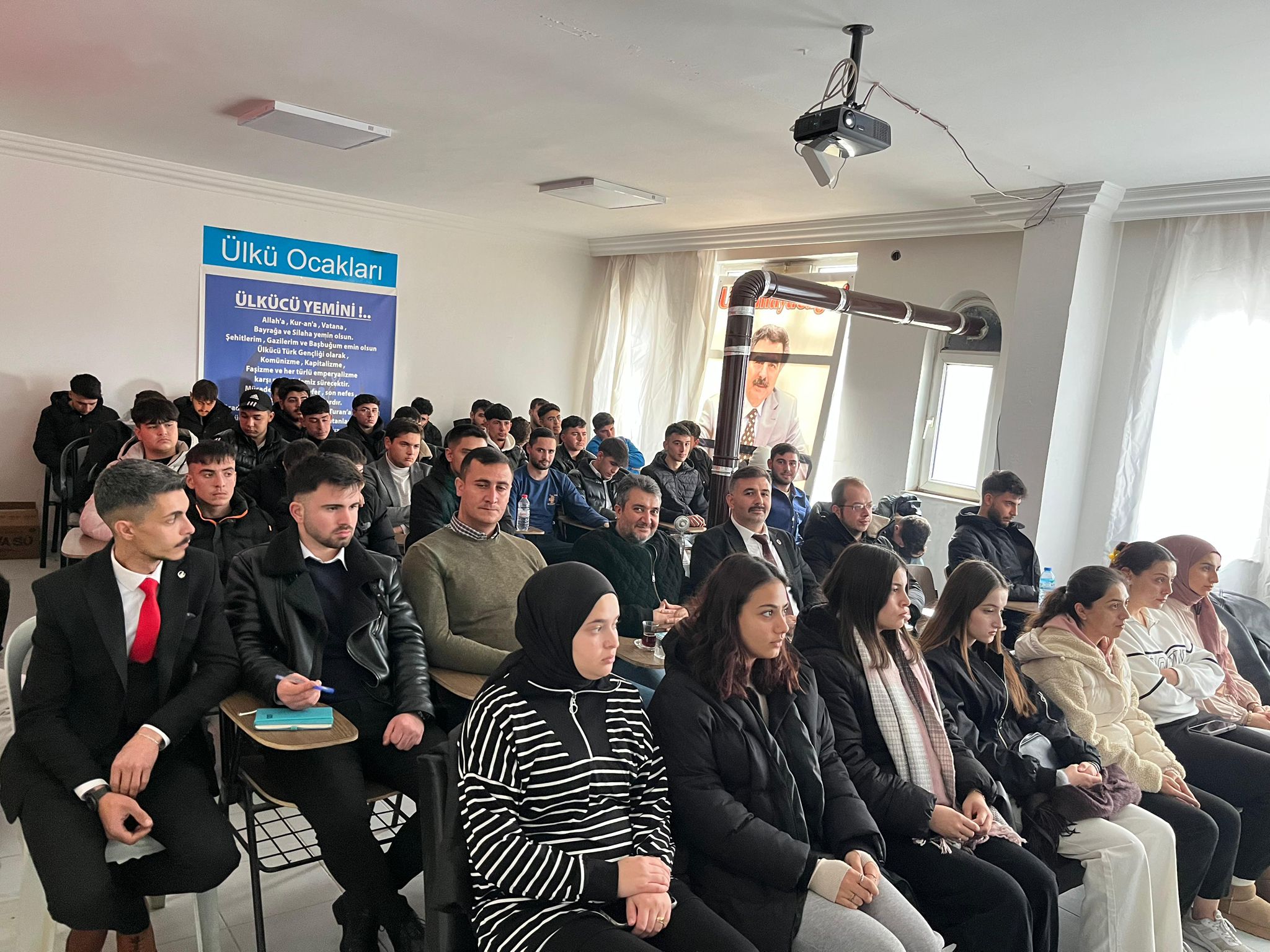 Bolvadin Ülkü Ocağı ile AFAD İşbirliğiyle Afet ve Farkındalık Eğitimi Düzenlendi