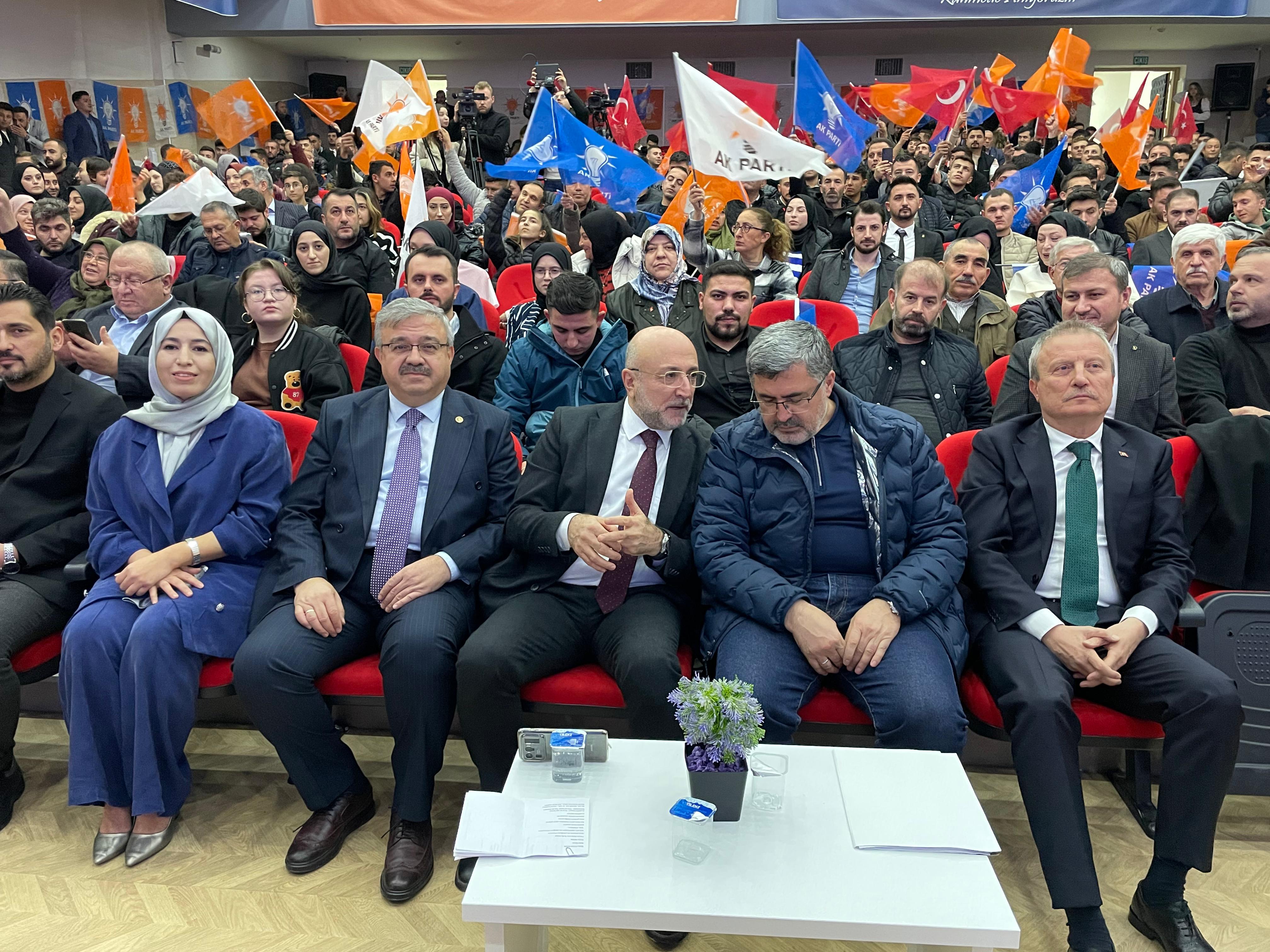 AK Parti'de Gençlik Kolları Kongresi Coşkuyla Başladı