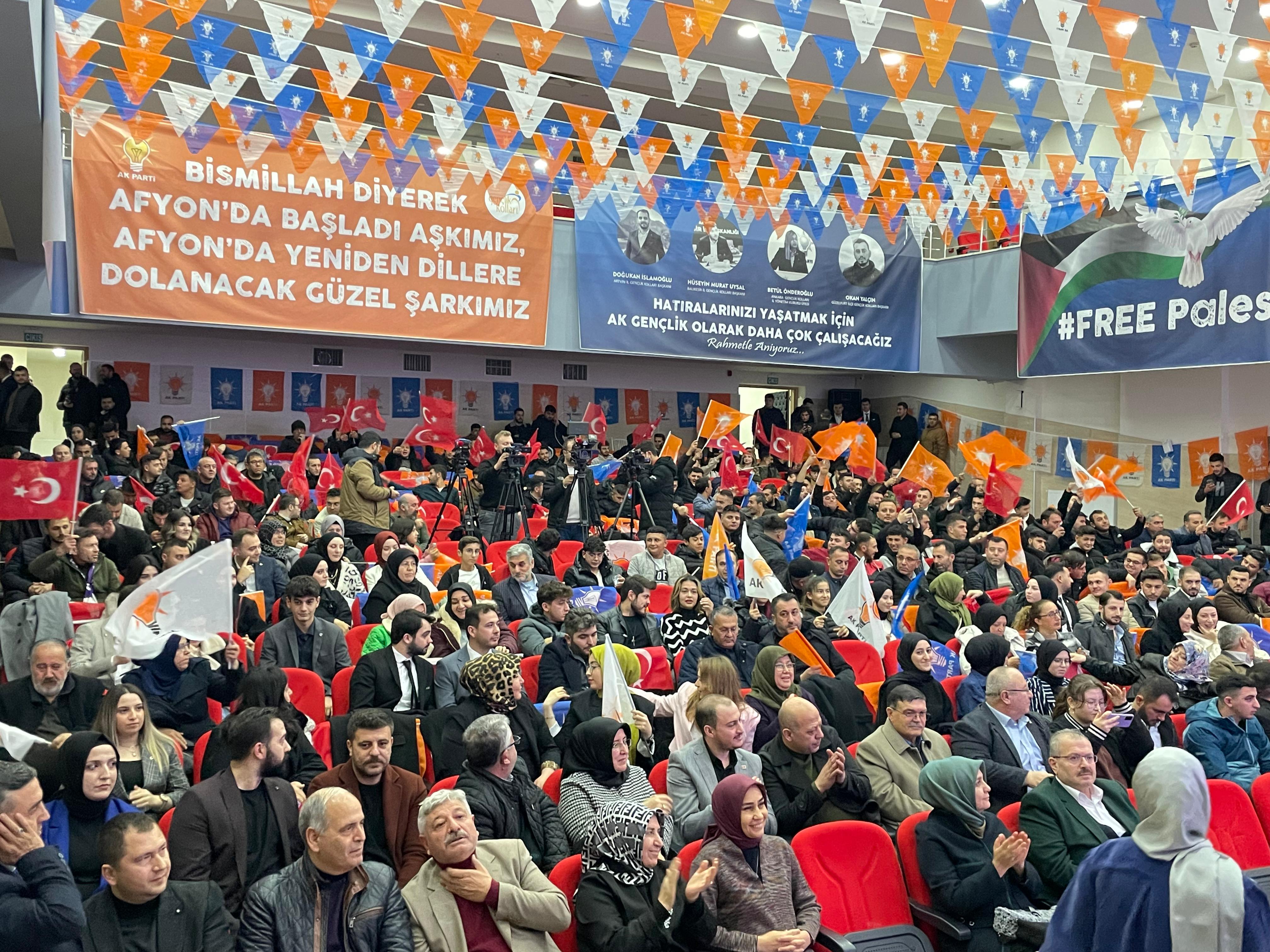 AK Parti'de Gençlik Kolları Kongresi Coşkuyla Başladı