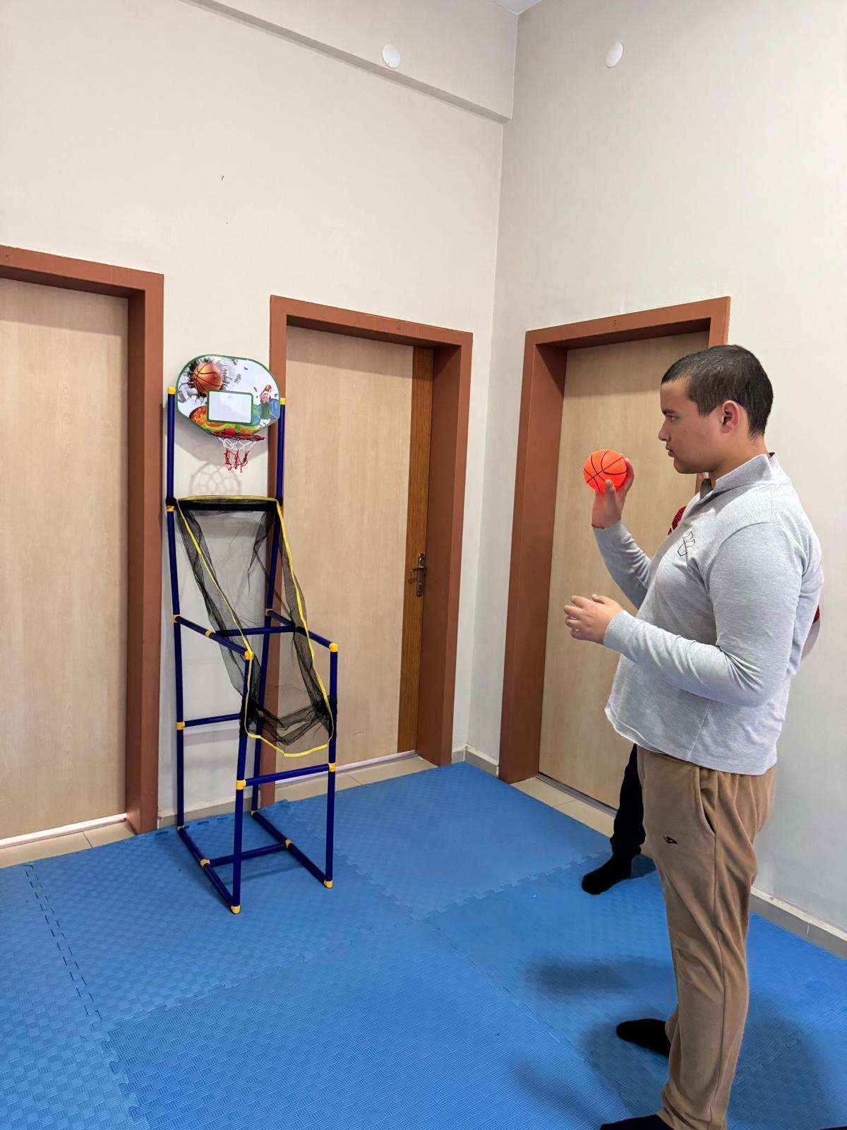 Otizmli Bireyler Sporla Hayata Dokunuyor: Ergoterapist Eşliğinde Spor ve Duyu Bütünleme Seansları