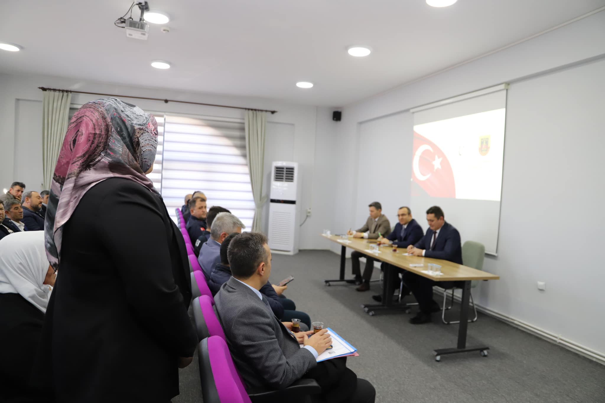 Çobanlar’da Devlet,Vatandaş Buluşması Kaymakam Yücel Tek Tek İlgilendi